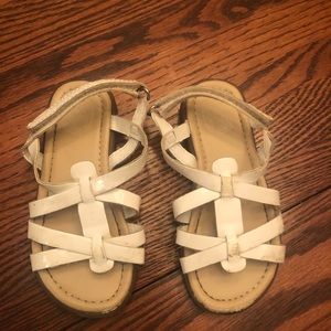 Girls size 9 White sandals.
